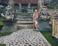 1998 02 F Bali Amlapura Tempel Klein