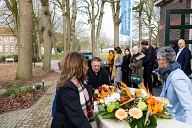 12 Naar De Auto