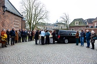 94 Naar De Auto