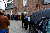 95 Afscheid Buiten